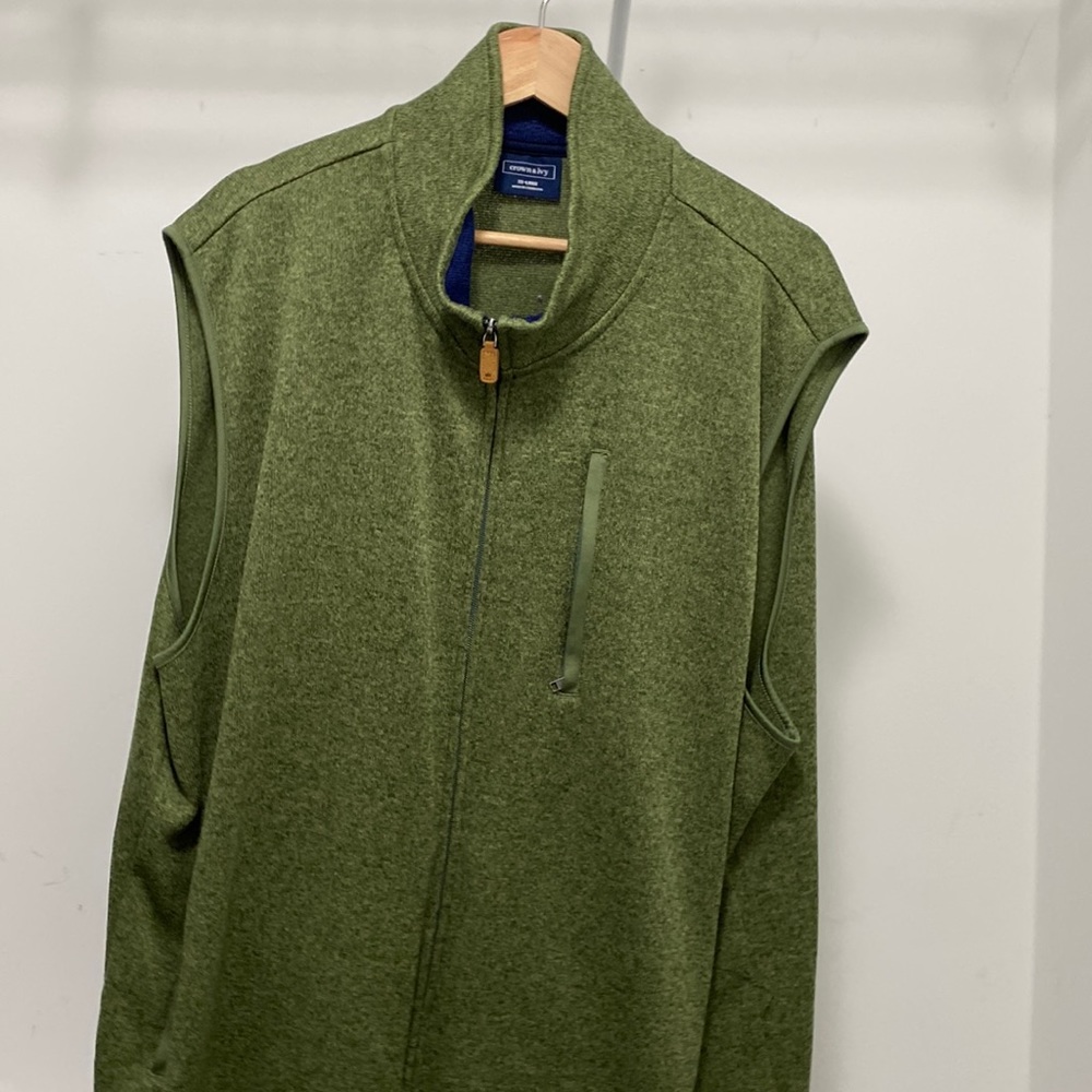 Men’s fleece vest
